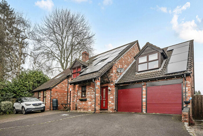 5 Bedroom Detached House For Sale In Tarragon Way, Burghfield Common, Reading, RG7