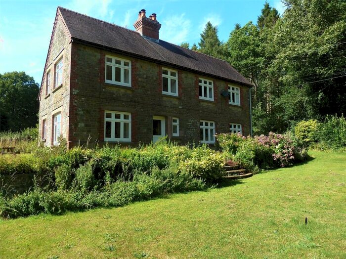 3 Bedroom Detached House To Rent In Petersfield, Hampshire, GU31