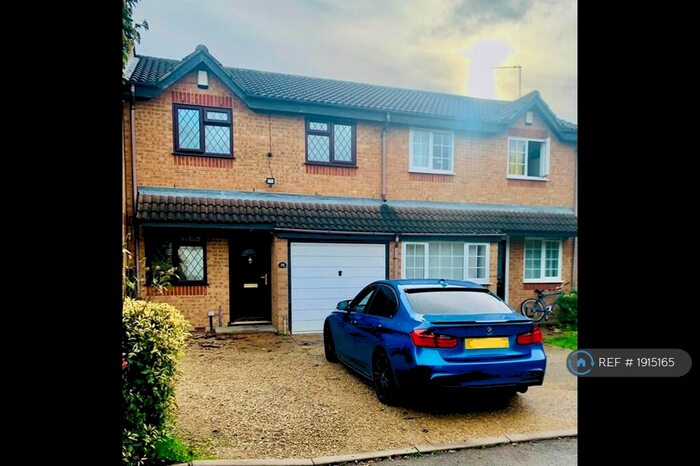 3 Bedroom Terraced House To Rent In Lowestoft Drive, Slough, SL1
