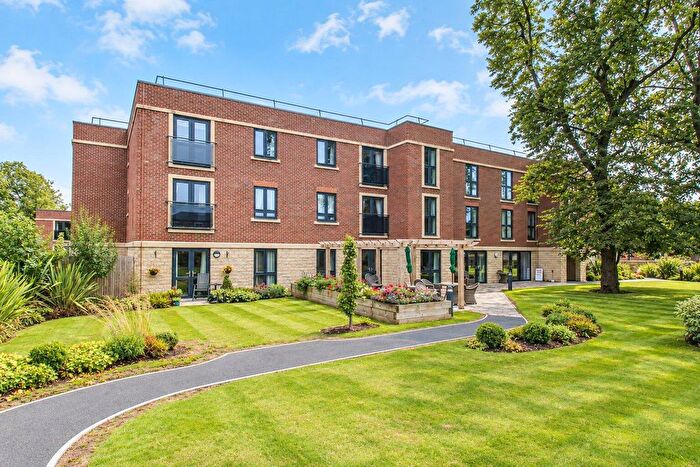1 Bedroom Flat For Sale In New Street, Ossett, WF5