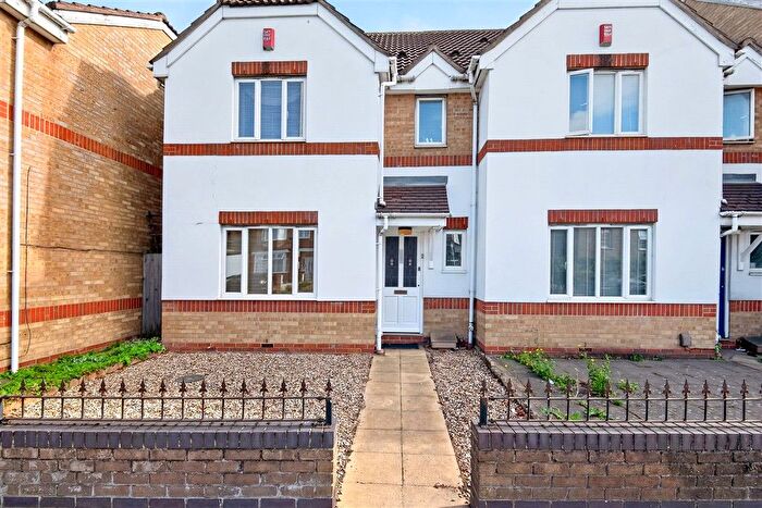 3 Bedroom Semi Detached House For Sale In Barley Lane, Romford, Essex, RM6