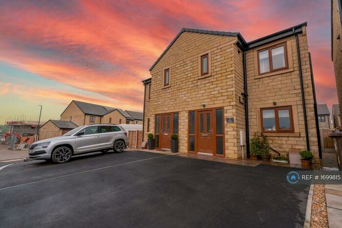 3 Bedroom Semi-Detached House To Rent In Mayfield Drive, Dove Holes, Buxton, SK17