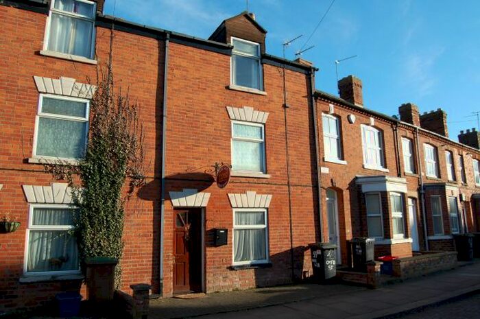 2 Bedroom Terraced House To Rent In Oxford Street, Daventry, Daventry NN11