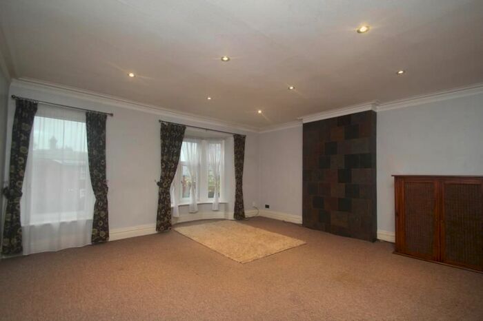 3 Bedroom Flat To Rent In High Street, Harrogate, HG2