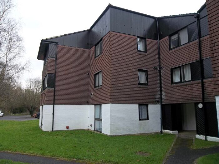 Flat To Rent In Camelot Court, Crawley, West Sussex, RH11