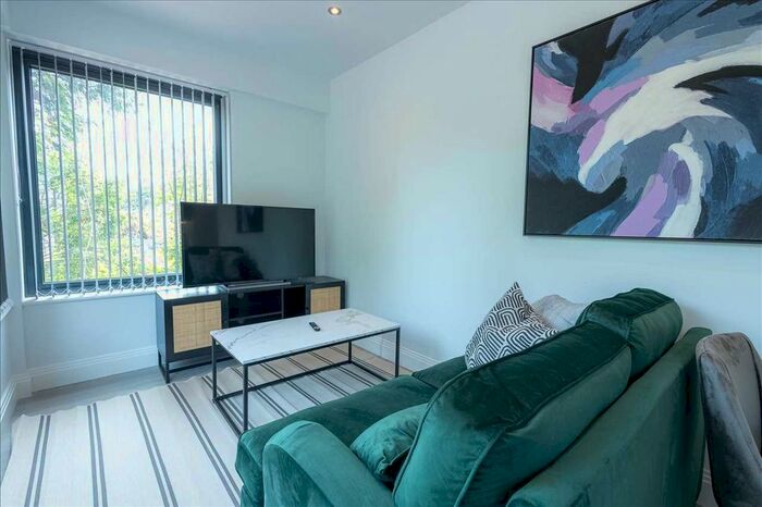 1 Bedroom Flat To Rent In Kingsbridge House, Thames Street, Staines, TW18