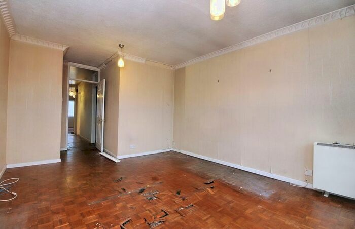 1 Bedroom Flat For Sale In Flat Rotherwick Court, Alexandra Road, Farnborough, Hampshire, GU14