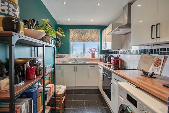 2 Bedroom Flat For Sale In The Avenue, Oxford, OX1