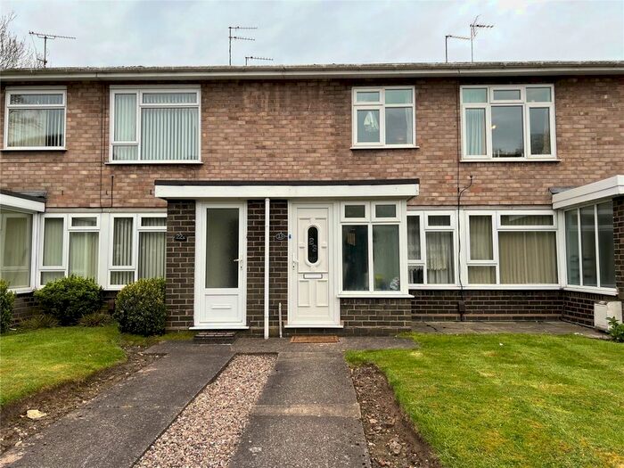 2 Bedroom Flat To Rent In Stubbs Road, Wolverhampton, West Midlands, WV3