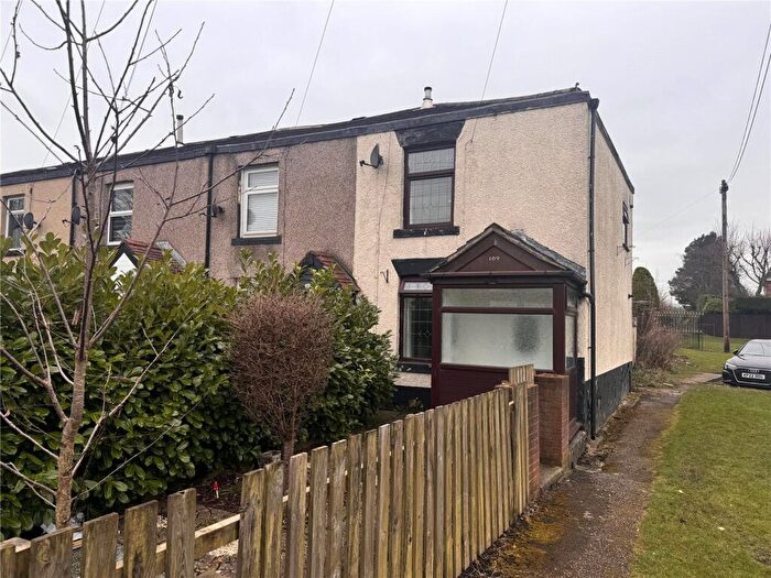 2 Bedroom End Of Terrace House To Rent In Norden Road, Rochdale, Greater Manchester, OL11
