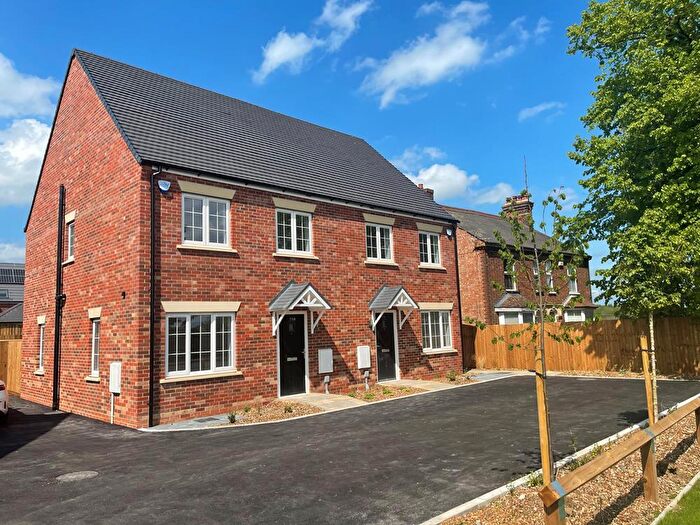 3 Bedroom Semi-Detached House To Rent In Roxton Road, Great Barford, MK44