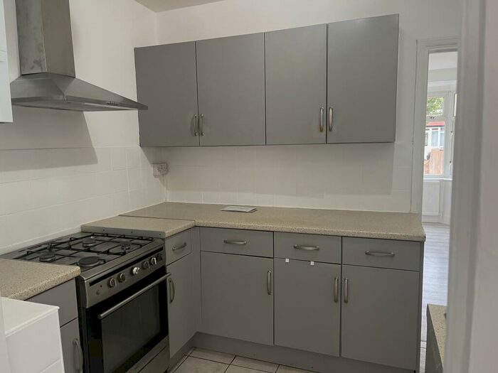 3 Bedroom House To Rent In Lincoln Way, EN1