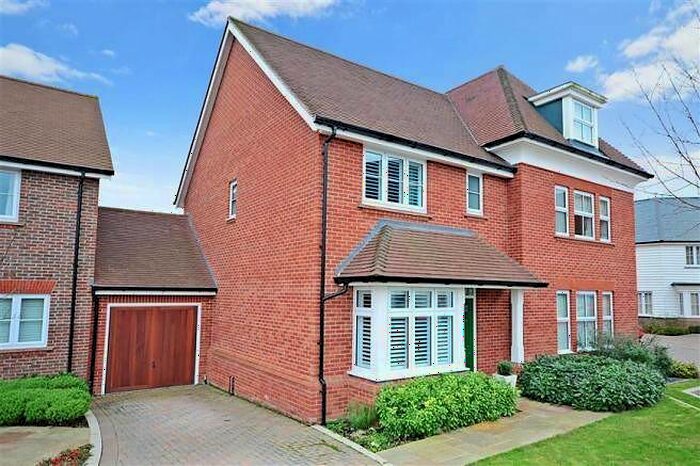3 Bedroom Semi-Detached House To Rent In Scholars Walk, Highwood, Horsham, RH12