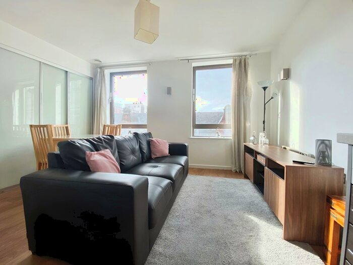 2 Bedroom Flat To Rent In Basilica, King Charles Street, Leeds, LS1