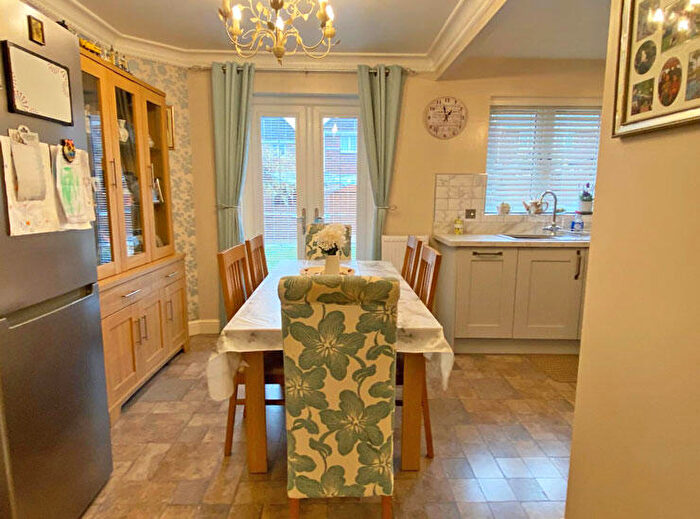 3 Bedroom End Of Terrace House For Sale In Stryd Hywel Harris, Ystrad Mynach, Hengoed, CF82 - Photo 7