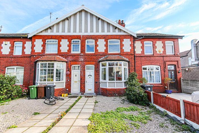 3 Bedroom Semi-Detached House To Rent In Haig Avenue, Southport, Merseyside, PR8