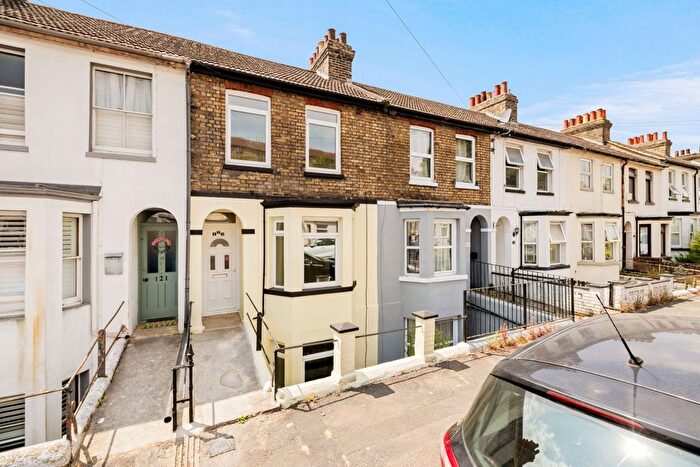 4 Bedroom Terraced House For Sale In Heathfield Avenue, Dover, CT16