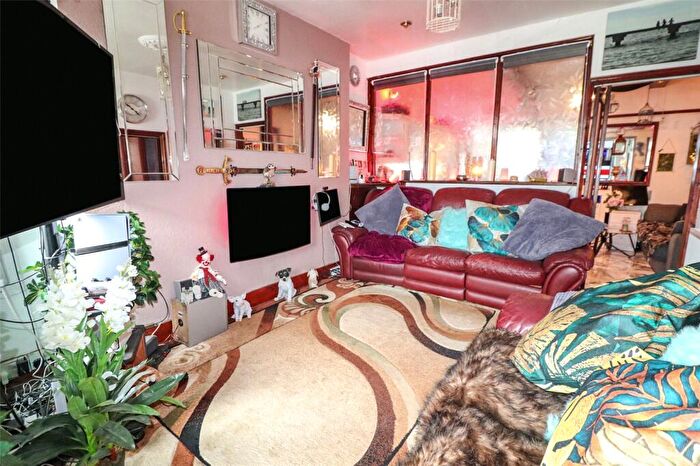 3 Bedroom Terraced House For Sale In Hazel Road, Erith, DA8