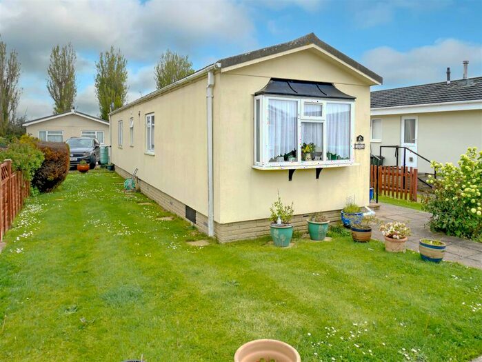 2 Bedroom Park Home For Sale In Climping Park, Bognor Road, Littlehampton, BN17