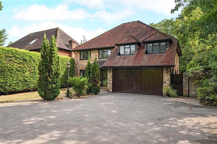 5 Bedroom Detached House For Sale In Blackwood Close, West Byfleet, KT14