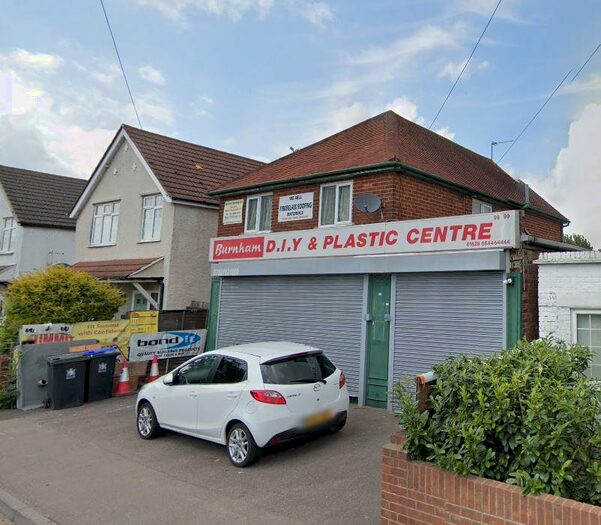 2 Bedroom Apartment To Rent In Stomp Road, Burnham, Slough, SL1