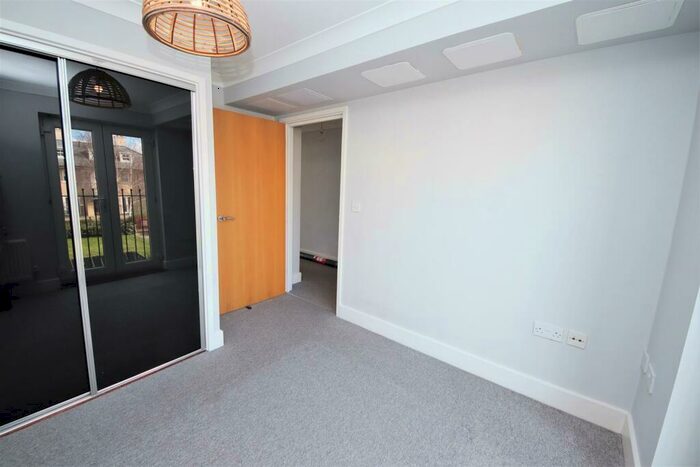 1 Bedroom Apartment For Sale In St. Matthews Gardens, Cambridge, CB1