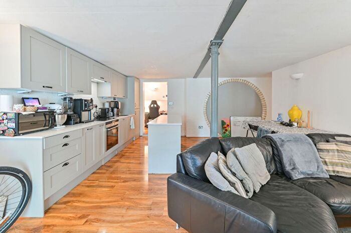 1 Bedroom Flat To Rent In Gervase Street, Peckham, London, SE15