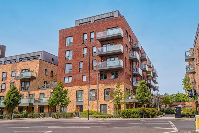 2 Bedroom Flat For Sale In Cobden Walk, Peckham, London, SE15