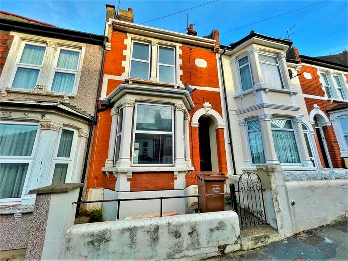 3 Bedroom Terraced House To Rent In Ross Street, Rochester, Kent ME1