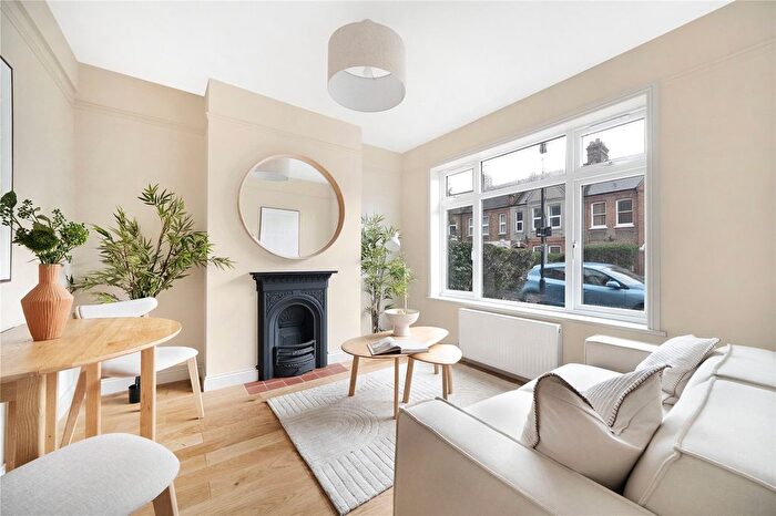 2 Bedroom Flat For Sale In Fleeming Road, Walthamstow, London, E17