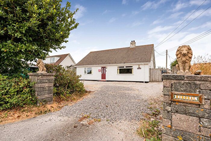 3 Bedroom Detached Bungalow For Sale In Chapel Hill, Porthtowan, TR4