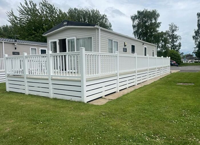 2 Bedroom Caravan For Sale In Cowarth, Cotswold Hoburne, Broadway Lane, South Cerney, Gloucestershire, GL7