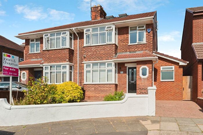 3 Bedroom Semi-Detached House For Sale In Grainger Avenue, Prenton, CH43