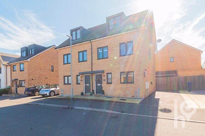 3 Bedroom Semi-Detached House For Sale In Belgrave Avenue, Halfway, ME12