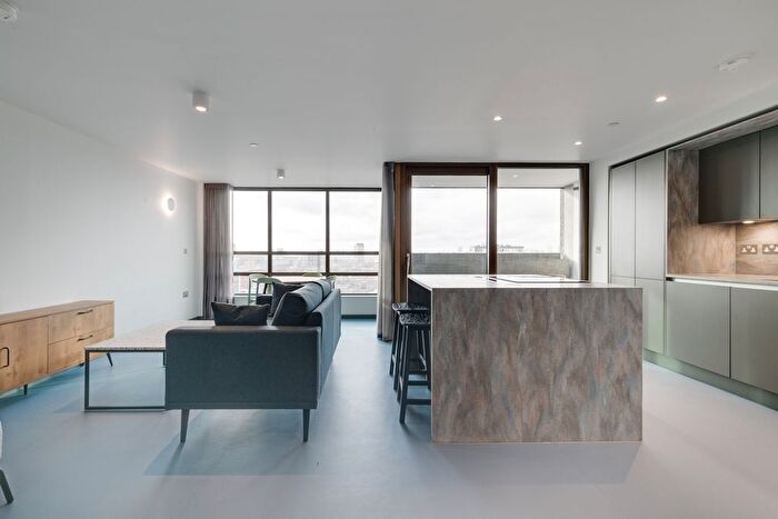 2 Bedroom Flat To Rent In St. Leonards Road, London, E14