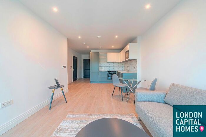 1 Bedroom Flat To Rent In Chapman House, Filmworks Walk, London, W5