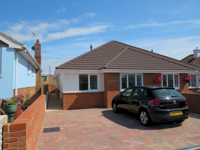 3 Bedroom Bungalow To Rent In Cornwall Avenue, Peacehaven, BN10