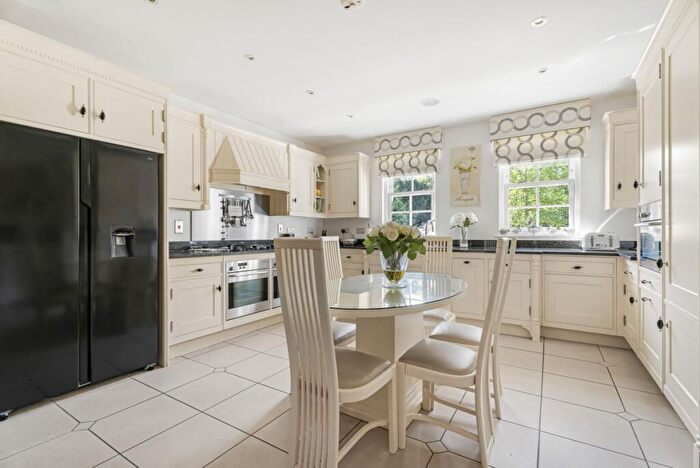 3 Bedroom Apartment To Rent In Old Redding Harrow, HA3