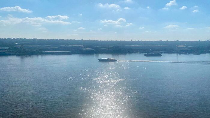 1 Bedroom Flat To Rent In Barrier Point Road, Silvertown, E16