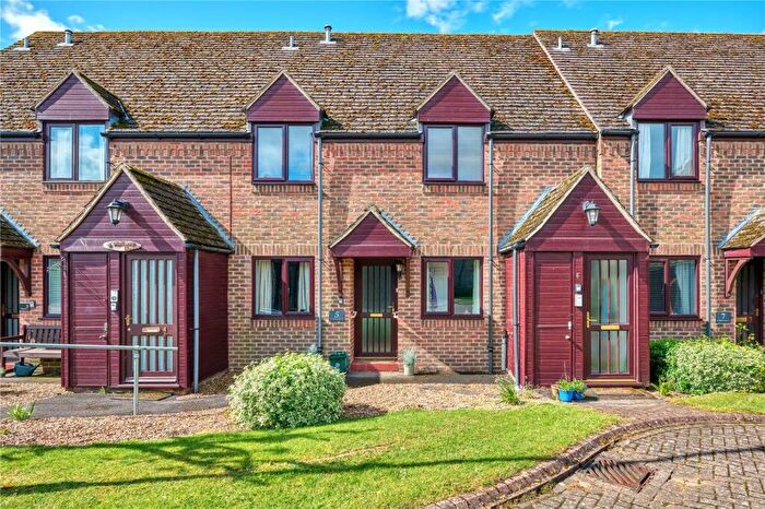 2 Bedroom Apartment For Sale In Medway House, Riverside Maltings, PE8