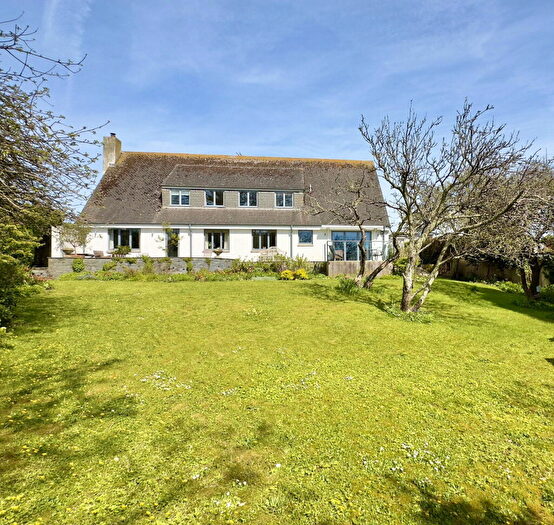 4 Bedroom Detached House For Sale In Shores Lane, Rock, PL27