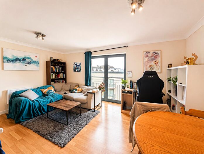 1 Bedroom Apartment To Rent In Penthouse, Quayside Drive, Colchester, CO2
