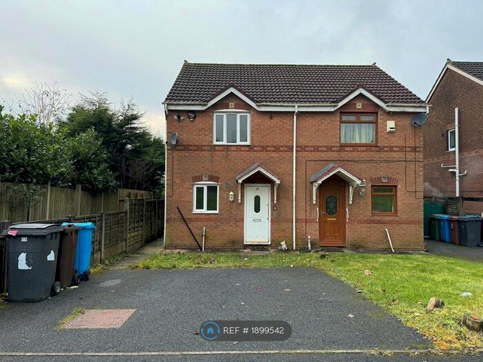 2 Bedroom Semi-Detached House To Rent In Pearly Bank, Oldham, OL1