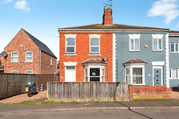 3 Bedroom Semi Detached House For Sale In Albert Street, Spalding, PE11
