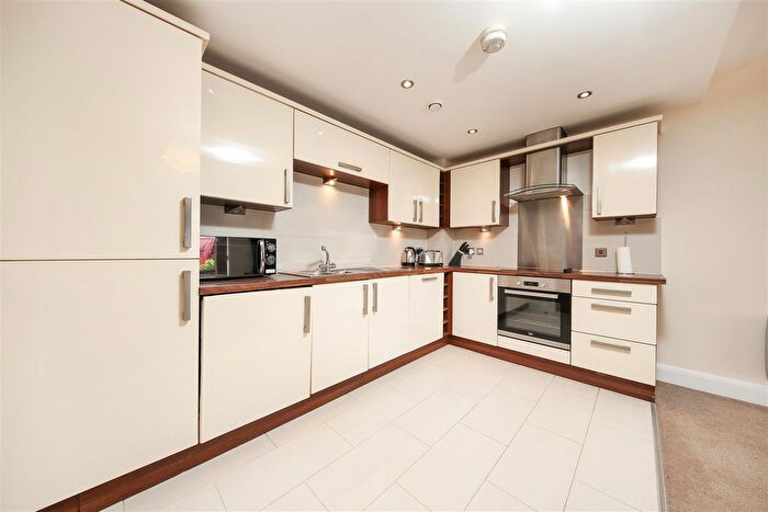 2 Bedroom Flat For Sale In Hall View, Bradbury Place, Chatsworth Road, Chesterfield, S40