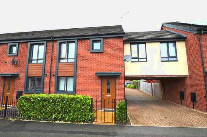 4 Bedroom Semi-Detached House To Rent In Foden Street, Stoke, Stoke-on-trent, ST4