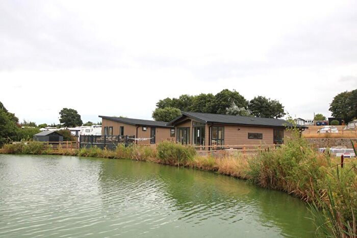 2 Bedroom Mobile Home For Sale In Newbourne, Woodbridge, IP12