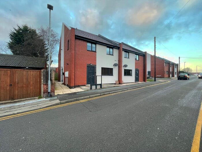 2 Bedroom Flat To Rent In Walker Street, Eastwood, Nottingham NG16