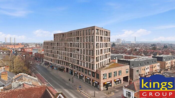 2 Bedroom Flat For Sale In Prowse Court, Edmonton, N18