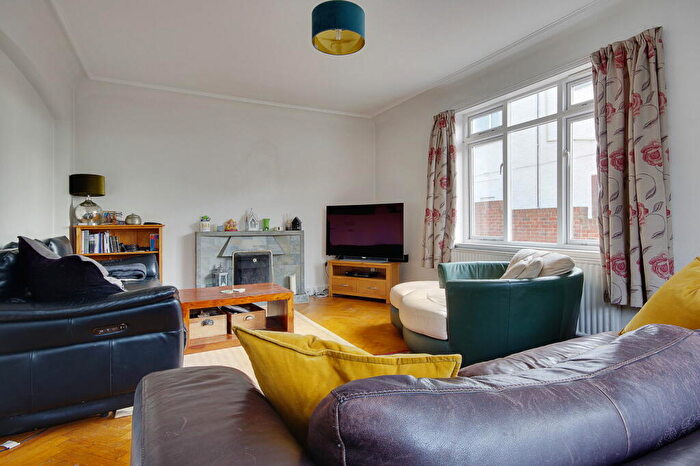 5 Bedroom Detached House For Sale In Montague Road, Bournemouth, BH5